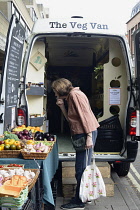 England, Oxford, Jericho, The Veg Van, street scene.