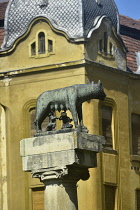 Romania, Timis, Timisoara, Statue of Romulus and Rebus, replica of Roman original, Piata Victoriei, old town.