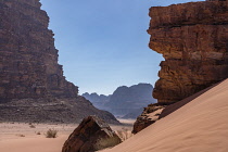 Jordan, Wadi Rum Protected Area, Desert sand and mountains in the Wadi Rum Protected Area, a UNESCO World Heritage Site. Um Sahn sandstone.
