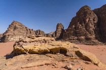 Jordan, Wadi Rum Protected Area, Desert sand and mountains in the Wadi Rum Protected Area, a UNESCO World Heritage Site. Um Sahn sandstone.