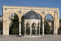Israel, Jerusalem, The Dome of Spirits or Qubbat al-Arwah is a 17th Century shrine on the platform with the Dome of the Rock on the Temple Mount or al-Haram ash-Sharif. The Old City of Jerusalem and i...