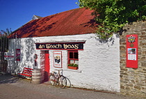 Ireland, County Cork, Clonakilty, An Teach Beag, Pub and traditional music venue.