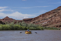 USA, Utah, Rafting trip through the canyon of the San Juan River.