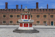 England, Richmond upon Thames. Hampton Court Palace, Base Court and the Wine Fountain.