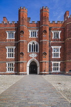 England, Richmond upon Thames. Hampton Court Palace, Base Court.