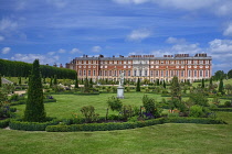 England, Richmond upon Thames. Hampton Court Palace seen from King William 3rdâs restored Privy or Private Garden.