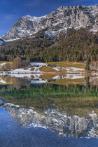 Germany, Bavaria, Berchtesgaden, Berchtesgadener Alps, Mountains reflected in Lake Hintersee.