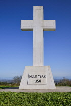 Ireland, County Roscommon, Strokestown, Sliabh Bawn Windfarm and Amenity area., Large stone cross built during the Roman Catholic Holy Year declared by Pope Pius X11.