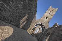 Ireland, County Mayo, Rosserk Friary outside Ballina, founded by the Joyce family circa 1440 for the Friars of the Franciscan Third Order Regular and allegedly burnt by Sir Richard Bingham, Elizabeth...