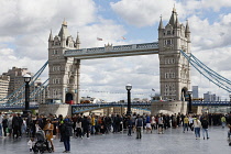 England, London, Mourners queueing along the banks of the river Thames to see the coffin of Queen Elizabeth II laying state in Westminster Hall.