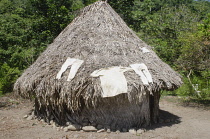 Colombia, Sierra Nevada, close to Palomino, Ika house with washing drying.