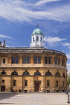 England, Oxfordshire, Oxford, The Sheldonian Theatre which was built from 1664 to 1669 after a design by Christopher Wren for the University of Oxford and is used for music concerts, lectures and Univ...