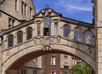 England, Oxfordshire, Oxford, Hertford Bridge, better known as the Bridge of Sighs which was constructed in 1913 to link two sections of Hertford College and falsely said to be similar to the Bridge o...