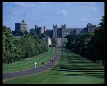 England, Berkshire, Windor, Tourists on the Long walk pathway leading to Castle gardens.