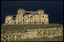 Afghanistan, Kabul, Heavily damaged Kabul Palace.