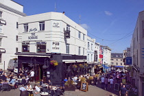 England, East Sussex, Brighton, Exterior fo the Inn on the Square on Cranbrook Street busy with tourists eating and drinking.
