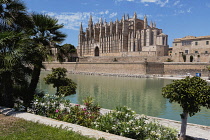 Spain, Balearic Islands, Majorca, Palma de Mallorca, Old Town. La Seu Gothic Roman Catholic Cathedral of Santa Maria.