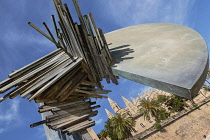 Spain, Balearic Islands, Majorca, Palma de Mallorca, Old Town. Abstract sculpture in the Parc de la Mar below La Seu Gothic Roman Catholic Cathedral of Santa Maria.