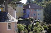 Wales, Gwynedd, Portmeirion, Italianate resort village designed and constructed by Sir Clough Williiams-Ellis between 1925 and 1975 and used as the film set for The Prisoner.