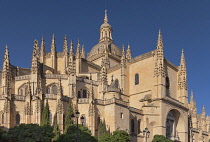 Spain, Castile, Segovia, Segovia Cathedral is a Gothic-style Roman Catholic cathedral located in the Plaza Mayor of the city, dedicated to the Virgin Mary, it was built in the Flamboyant Gothic style between 1525 and 1577 and is seen here from the Plaza Mayor.