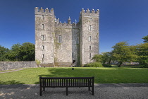 Republic of Ireland, County Clare, Bunratty Castle, a large 15th-century tower house built by the MacNamara family around 1425.