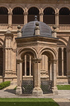 Spain, Castile and Leon, Salamanca, Convento de San Esteban, Dominican monastery in the Plateresque style built between 1524 to 1610, the Inner Courtyard with a shrine in the centre.