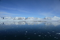 Norway, Svalbard, Lillehookfjorden, Lillehookbreen glacier.