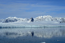 Norway, Svalbard, Lillehookfjorden, Lillehookbreen glacier.