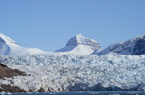 Norway, Svalbard, Kongsfjorden. Kronenbreen