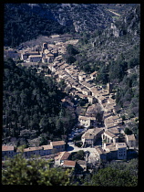France, Languedoc-Roussillon, Herault, Ancient village of St Guilhem in winter.