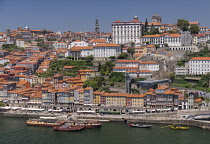 Portugal, Porto, Vila Nova de Gaia, View over the River Douro towards the Ribeira area of Porto.