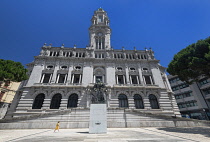 Portugal, Porto, Camara Municipal do Porto or Porto City Hall built according to the design of architect Antonio Correia da Silva it was only fully completed in 1955, the statue in front by sculptor B...